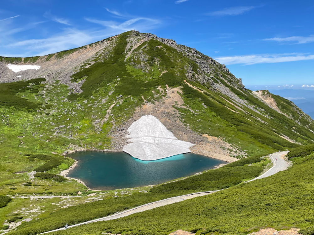 不消ヶ池（きえずがいけ）