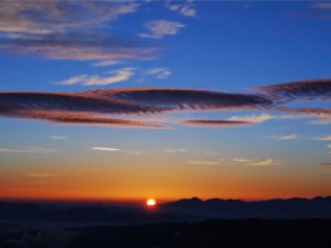大黒岳から見た日の出