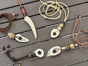 投稿についてもっと詳しく 鹿角アクセサリー作り